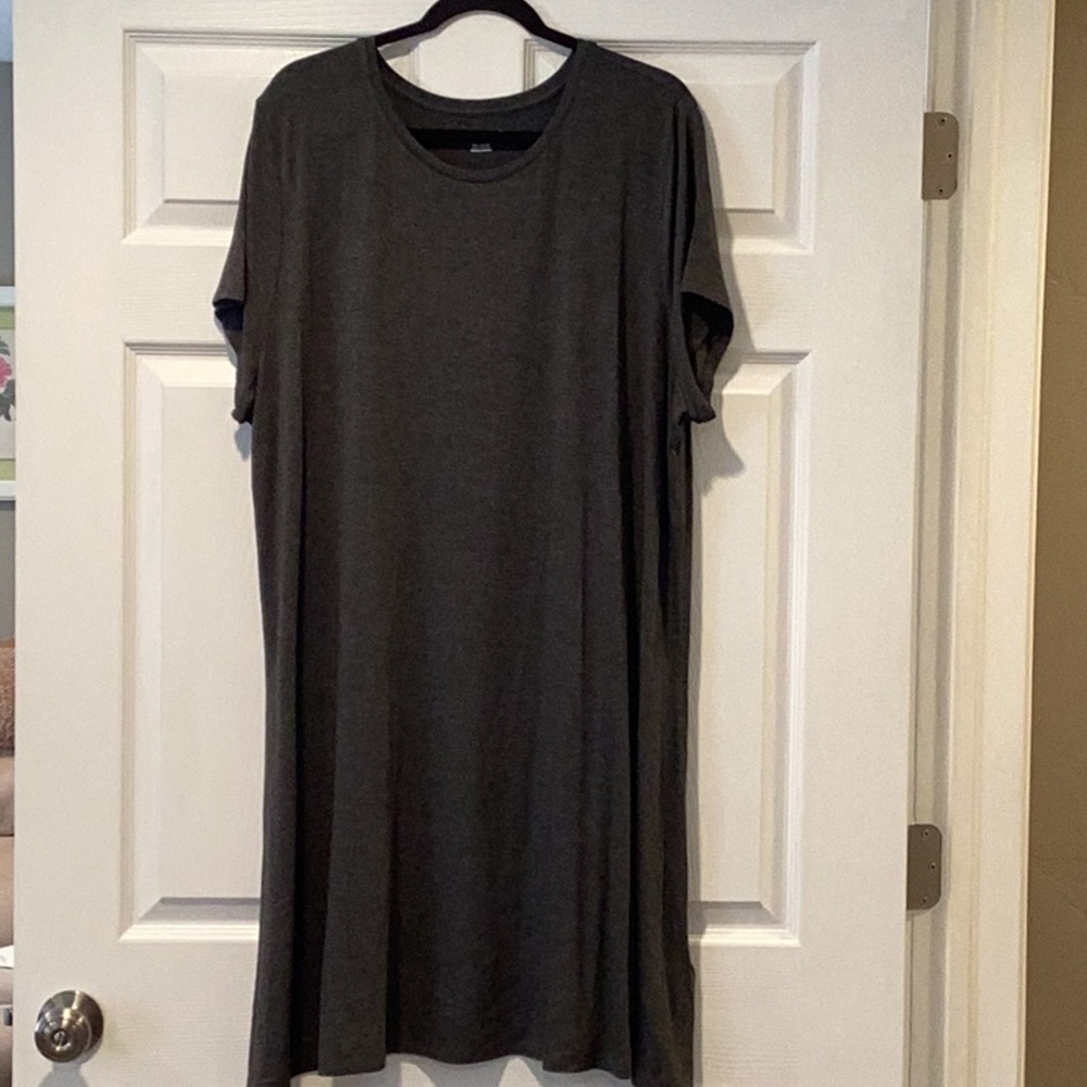 Amazon Essentials Gray Crew Neck Swing Dress Short Sleeve